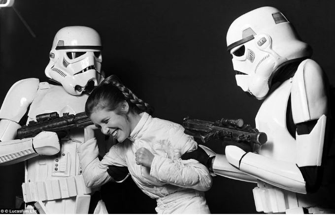 carrie-fisher-stormtroopers