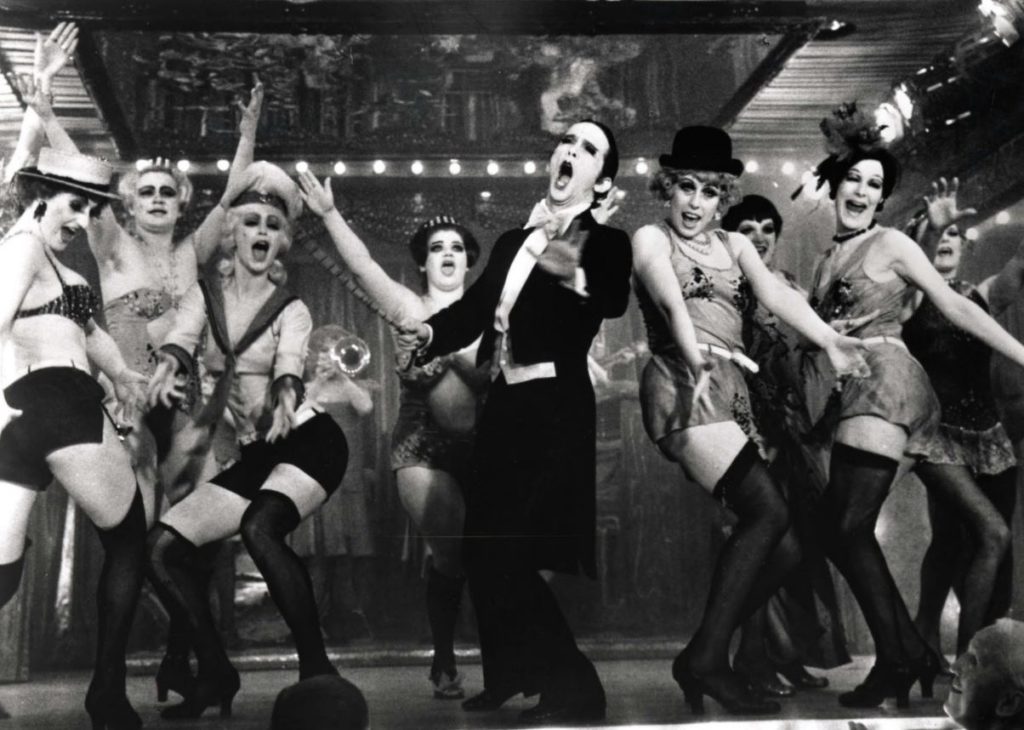 ~ lado Maestro colorante Fiesta años 20: Disfraces de charlestón, gangsters, cabaret y burlesque